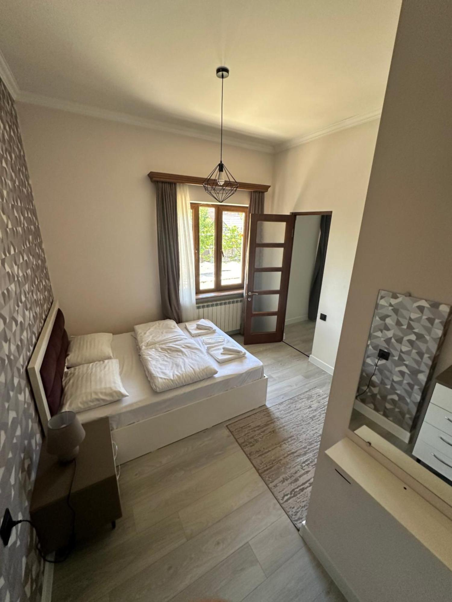 Ygg Erevan & Tours Bagian luar foto
